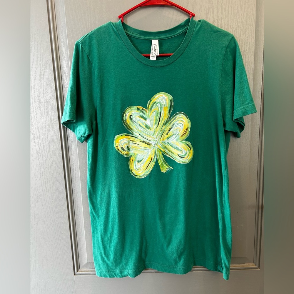 St. Patrick’s Day women’s T size M - Picture 2 of 4